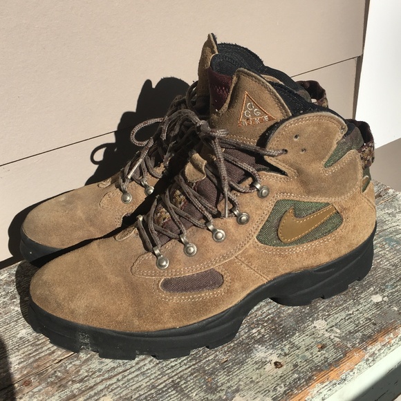 nike air acg hiking boots